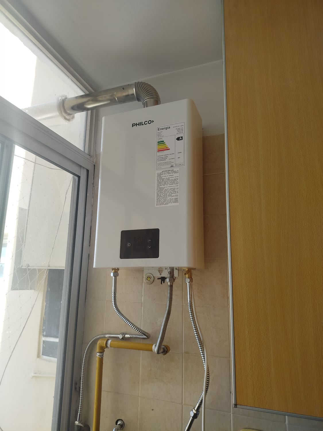 Termotanque instalado por plomero gasista en CABA